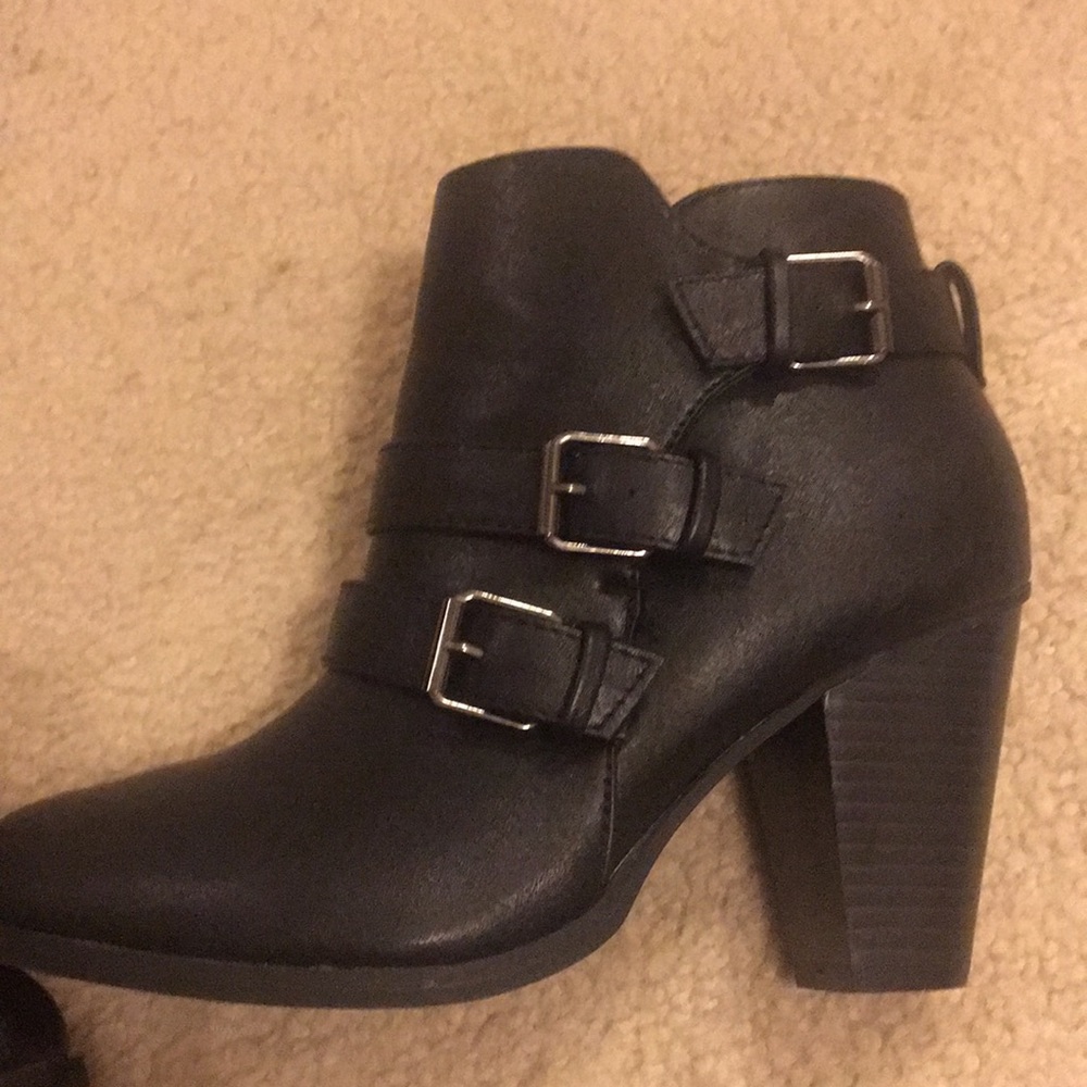 Size 7 1/2 booties